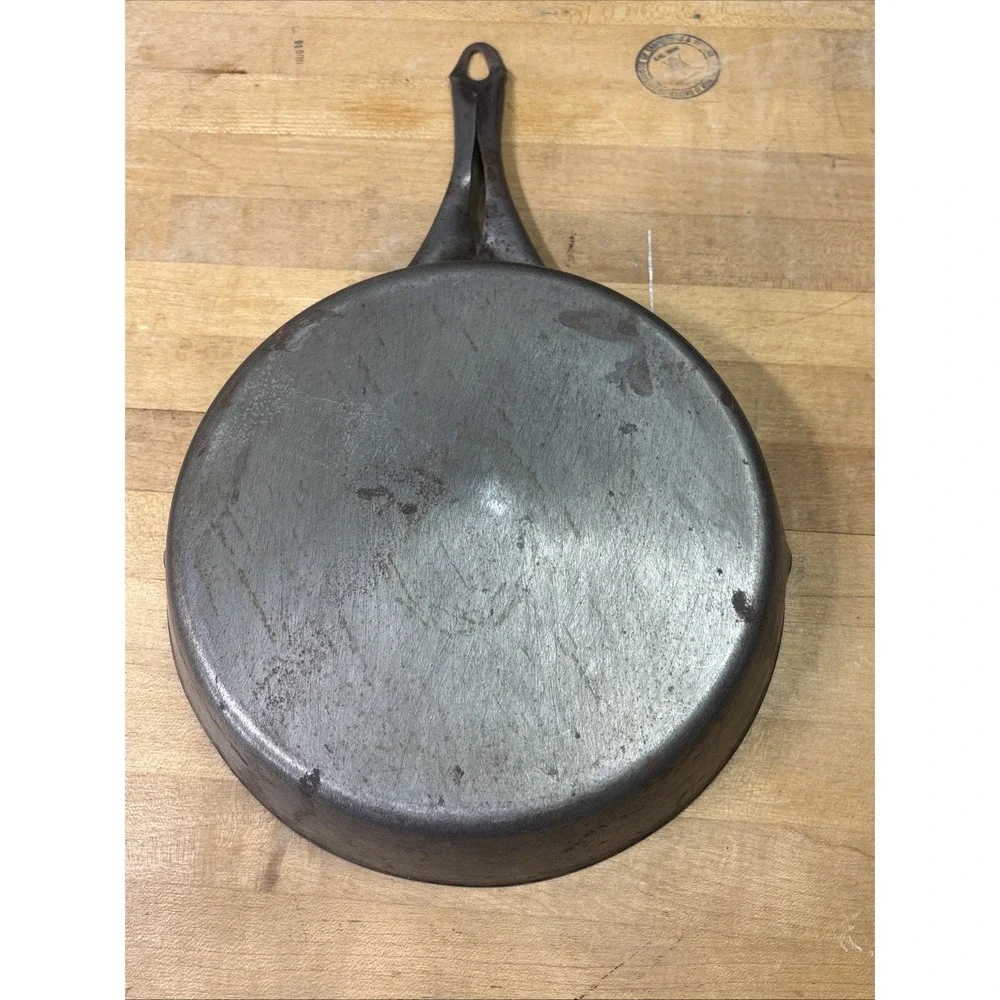 The Unbranded Brand vintage carbon